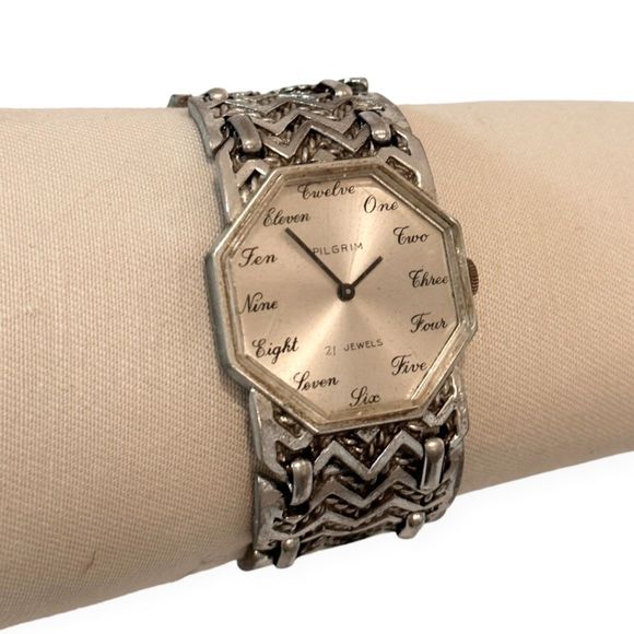Vintage PILGRIM Ornate Silver Bracelet Mechanical Watch - Picture 4 of 4